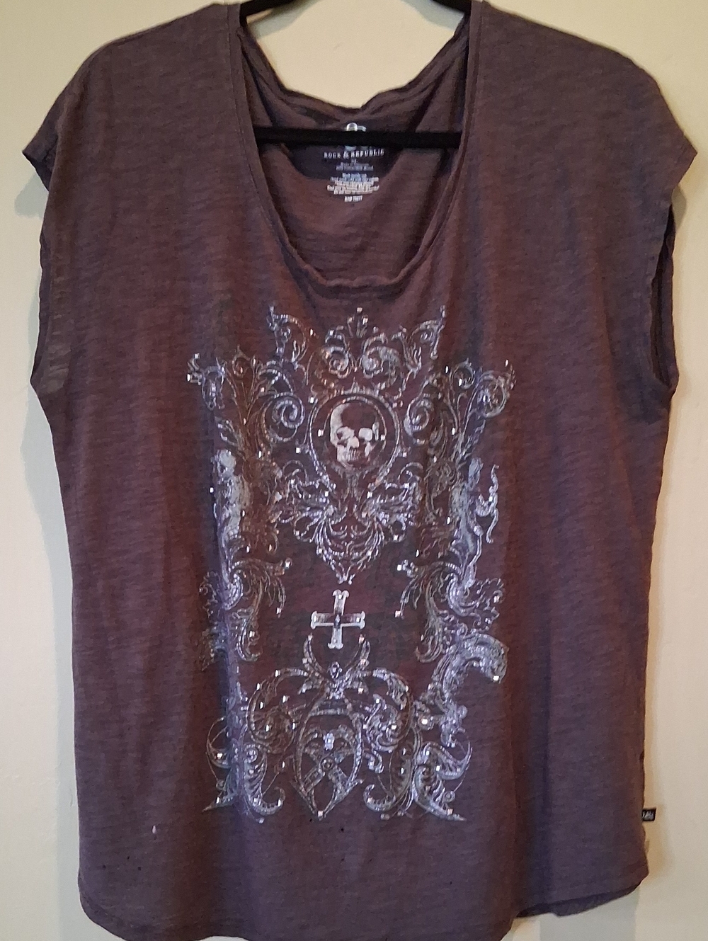 Rock & Republic Plum Short Sleeve Tee with Silver Foil Graphic